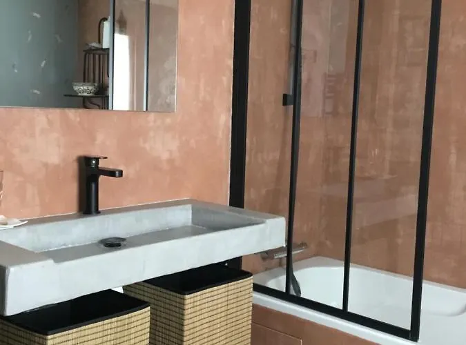 Montacutain Couette-café